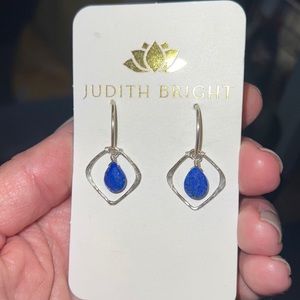 Beautiful NWOT Judith Bright Sterling Silver and Blue Lapis earrings
